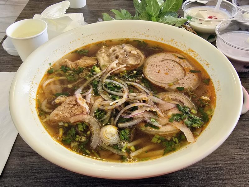 Bếp Nhà (Viet Kitchen) food
